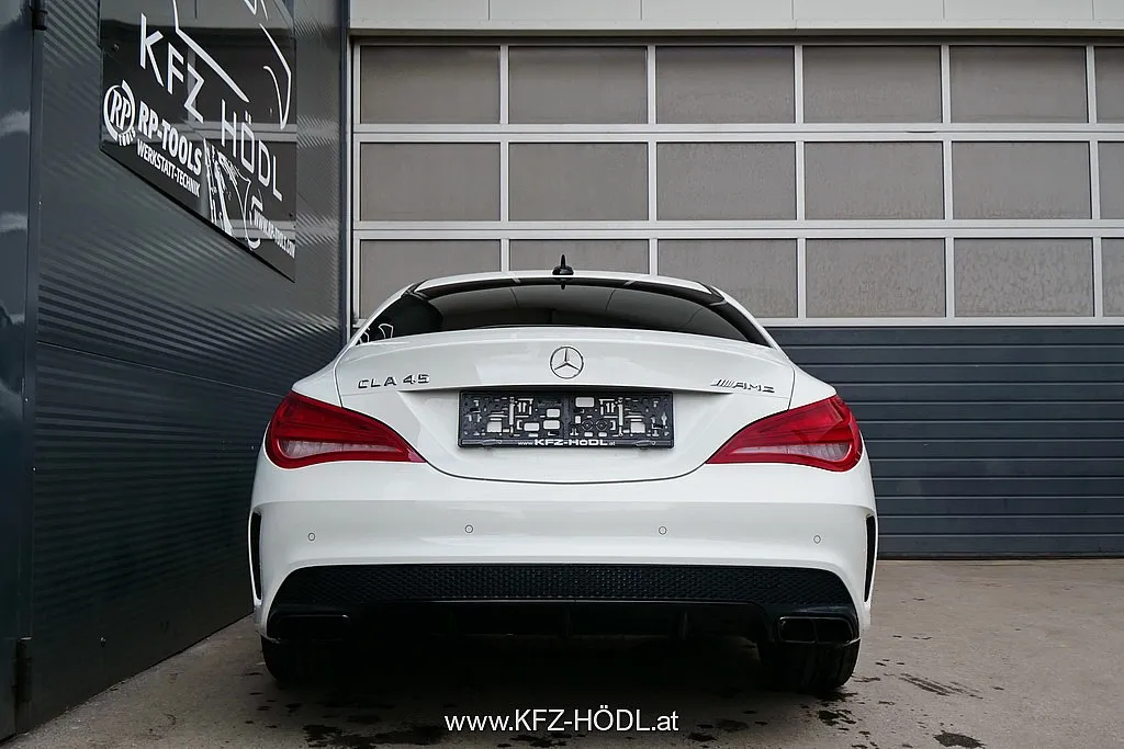 Mercedes-Benz CLA 45 AMG 4MATIC Aut. Image 4