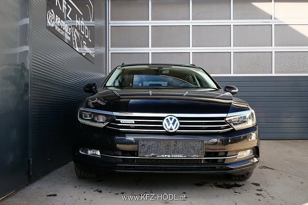 Volkswagen Passat Variant SCR Comfortline TDI 4Motion DSG Image 3