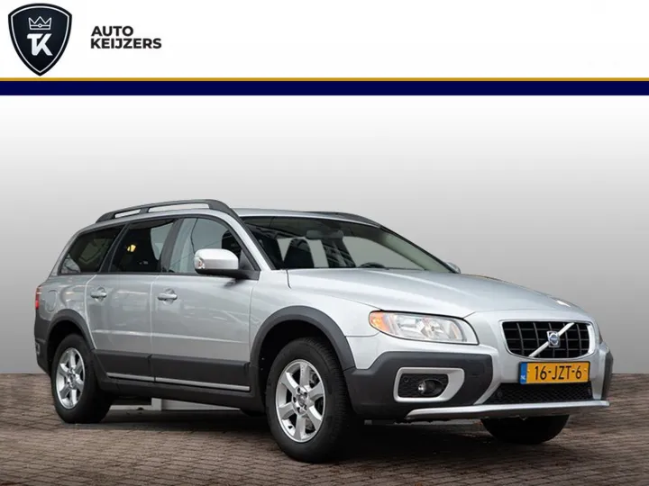 Volvo XC70 2.4 D5 Kinetic  Image 1